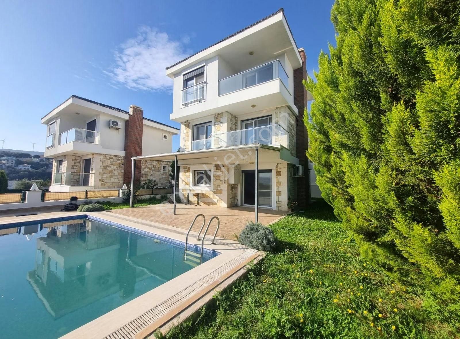 Yenifoça Donatkent'te Deniz Manzaralı Satılık Villa - Görsel 23