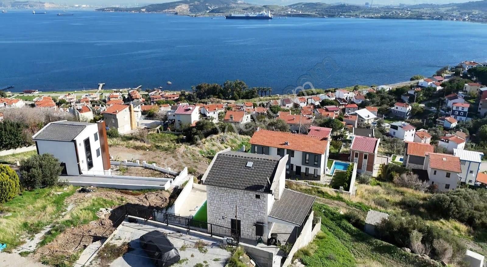 Yenifoça Donatkent'te Deniz Manzaralı Satılık Villa - Görsel 16