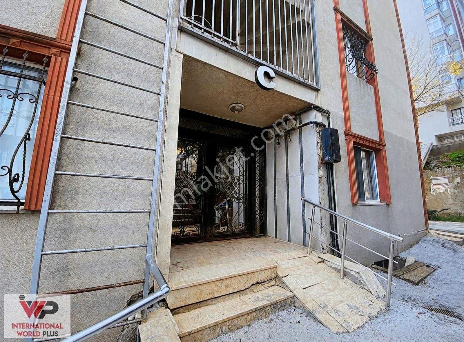 Merkezi Konumda Önü Açık 3+1 2 Balkonlu Daire - Andelip Sitesi - Görsel 5