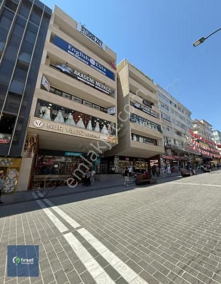 İstanbul Avcılar Merkez Marmara Caddesinde Kiralık 120 M2 Ofis - Görsel 5