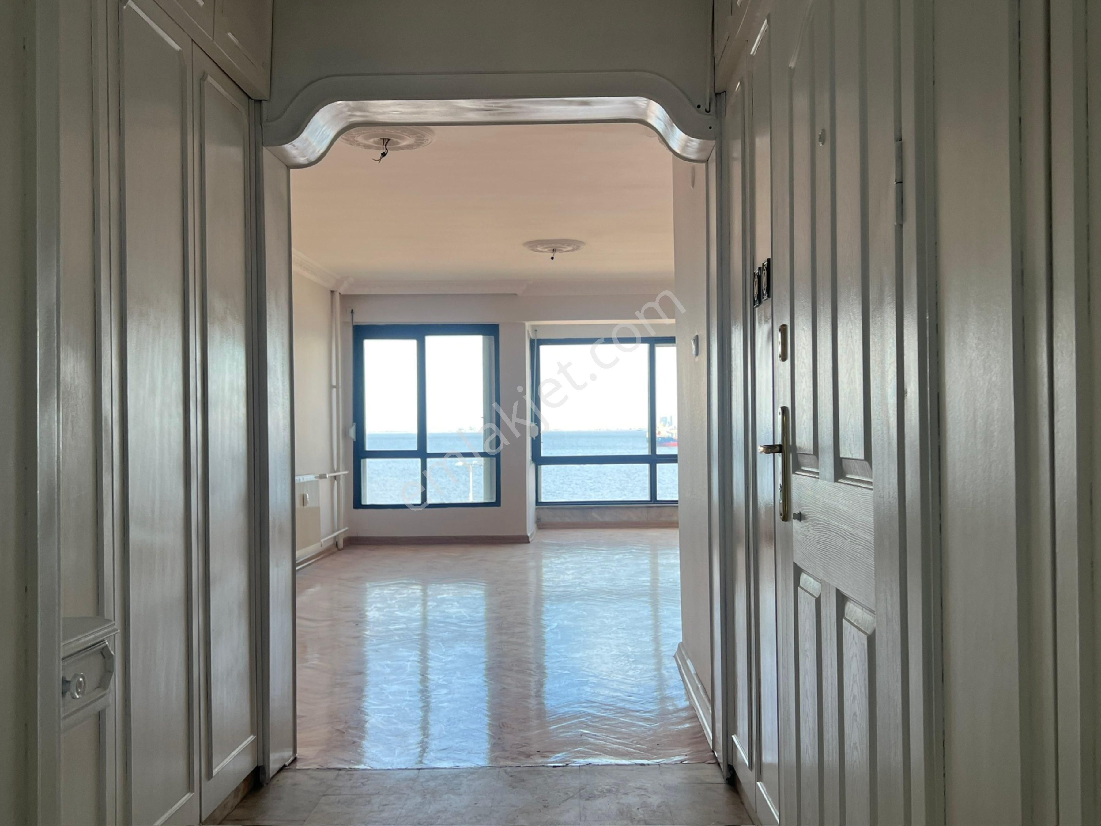 İzmir Konak Küçükyalı'da Asansörlü Ara Kat Çift Cephe 3+1 Yalı Dairesi - Görsel 14