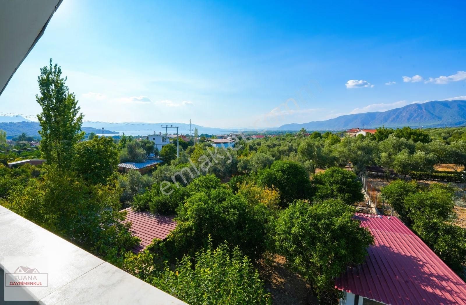 Tuana Emlak'tan Zeytinalanında 1330m² İçerisinde 4+1 Trplex