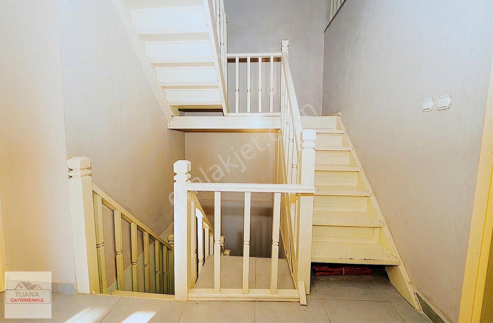 Tuana Emlak'tan Zeytinalanında 1330m² İçerisinde 4+1 Trplex - Görsel 13