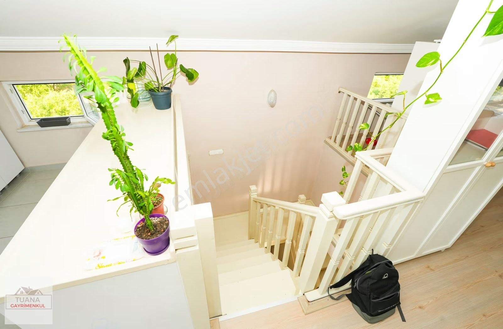 Tuana Emlak'tan Zeytinalanında 1330m² İçerisinde 4+1 Trplex - Görsel 24