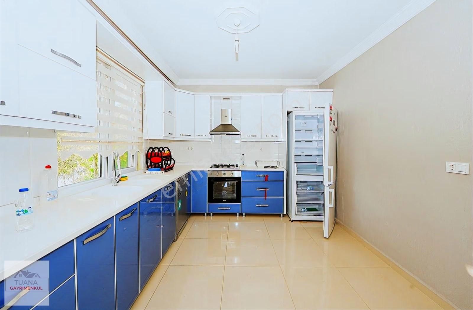 Tuana Emlak'tan Zeytinalanında 1330m² İçerisinde 4+1 Trplex - Görsel 4