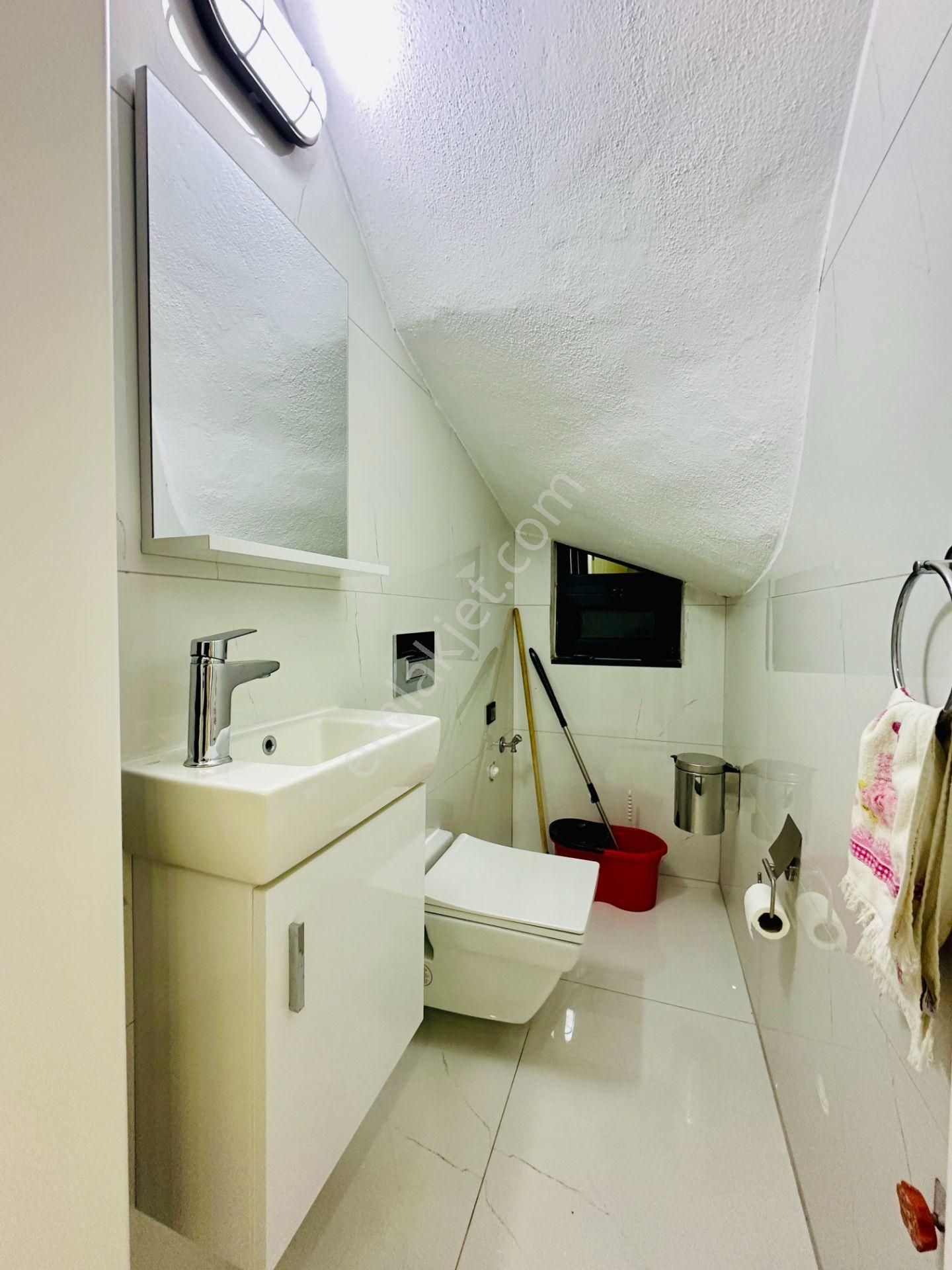 Villacı Onur'dan Full Eşyalı Satılık 3+1 Ayrı Mutfaklı Lüx Villa - Görsel 19