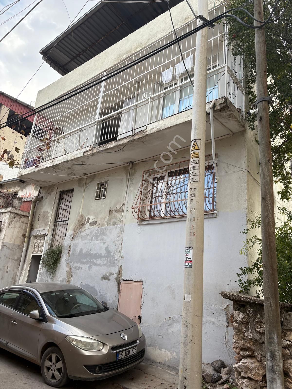 İzmir Konak Gültepe Mahallesi'nde Satılık 2 Katlı Müstakil Bina