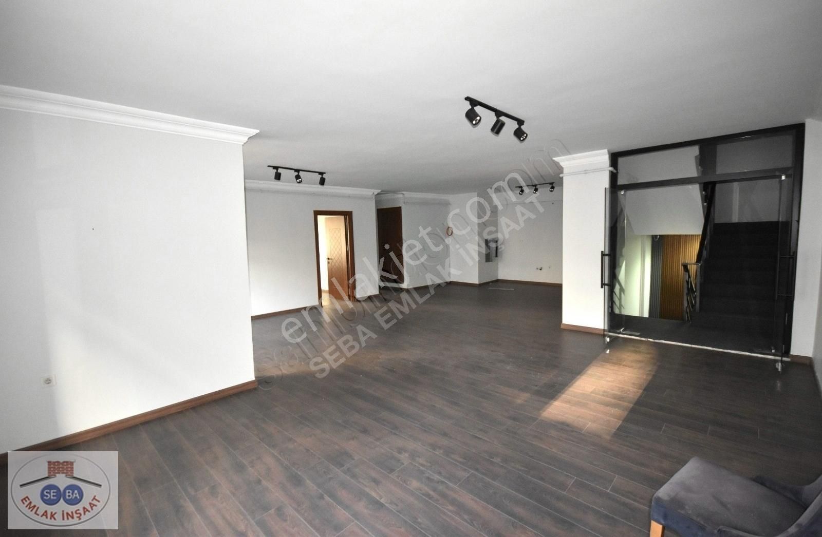 Seba'da Sefaköy Merkez'de Cadde Üzeri Kiralık 550m2 5 Katlı Bina - Görsel 10