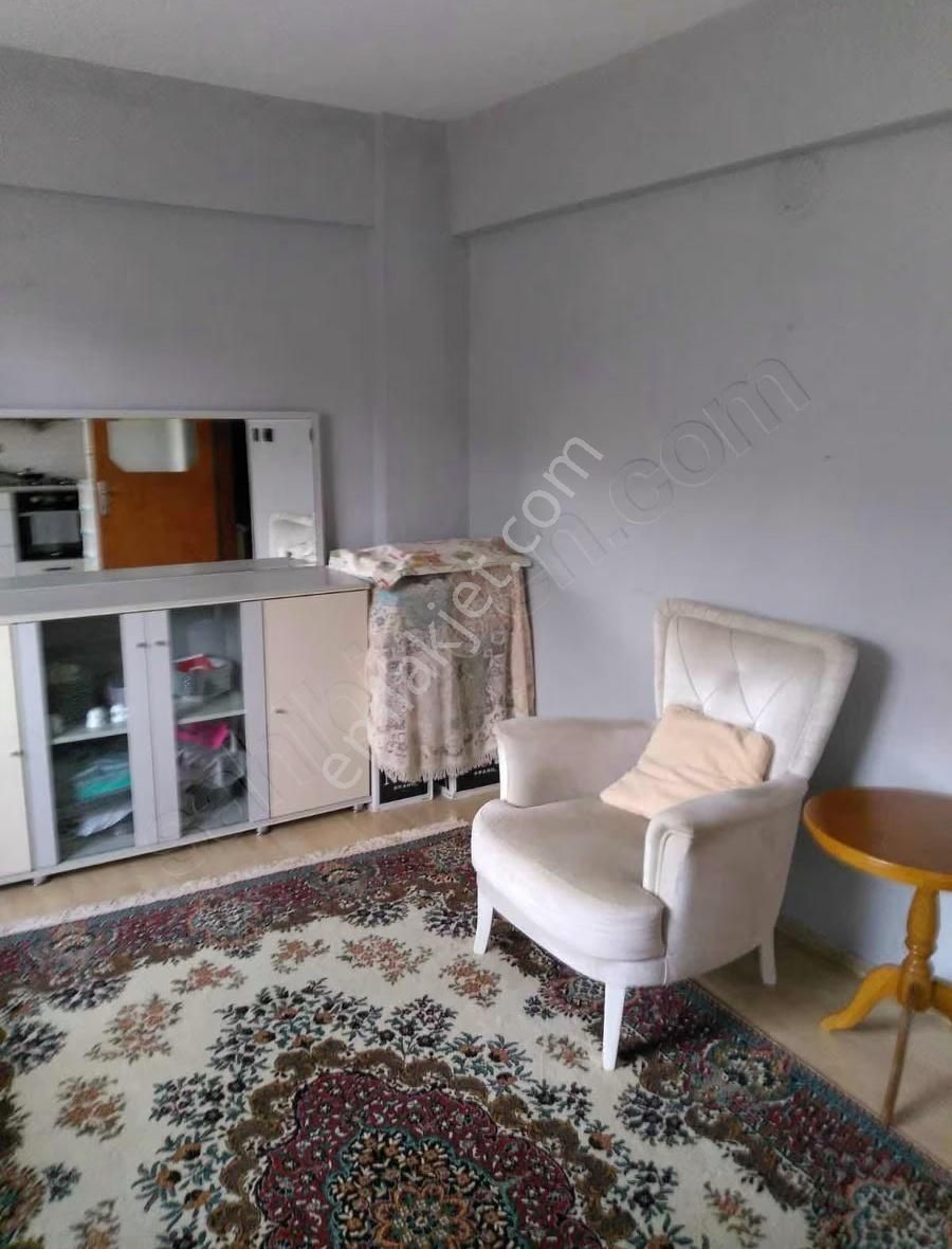 Saim Gencaydan Gemlik Merkezde Eşyalı Satılık Daire - Görsel 2