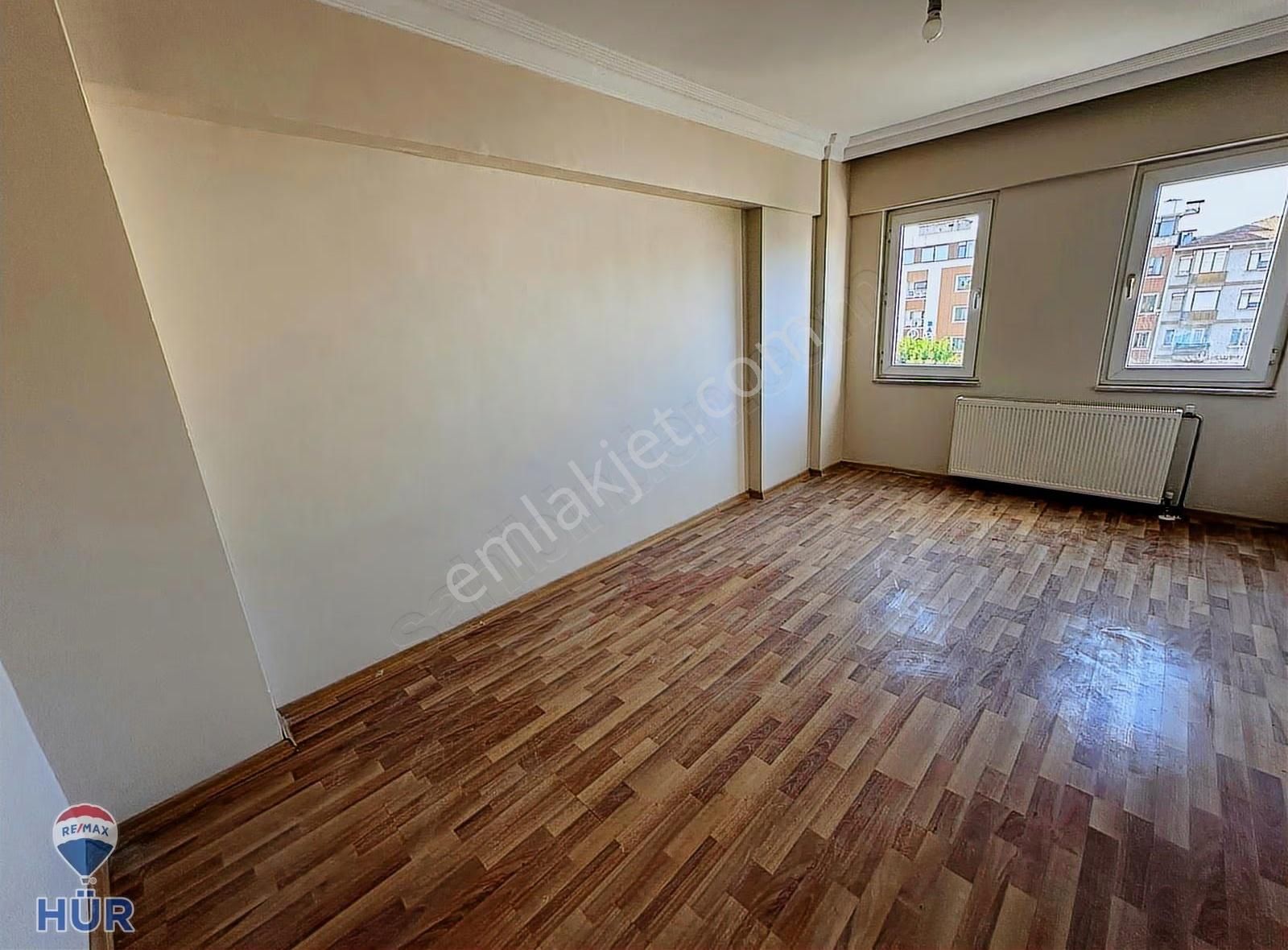 Remax Hür 'den Kıralık Yenilenmiş Çarşı 3+1 Daire - Görsel 7