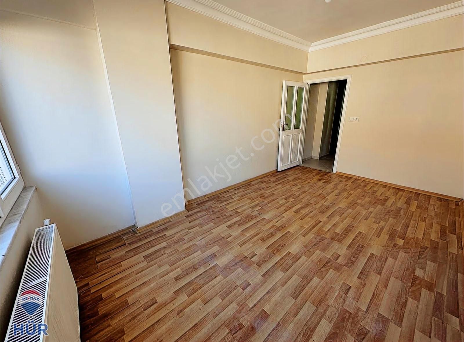 Remax Hür 'den Kıralık Yenilenmiş Çarşı 3+1 Daire - Görsel 18
