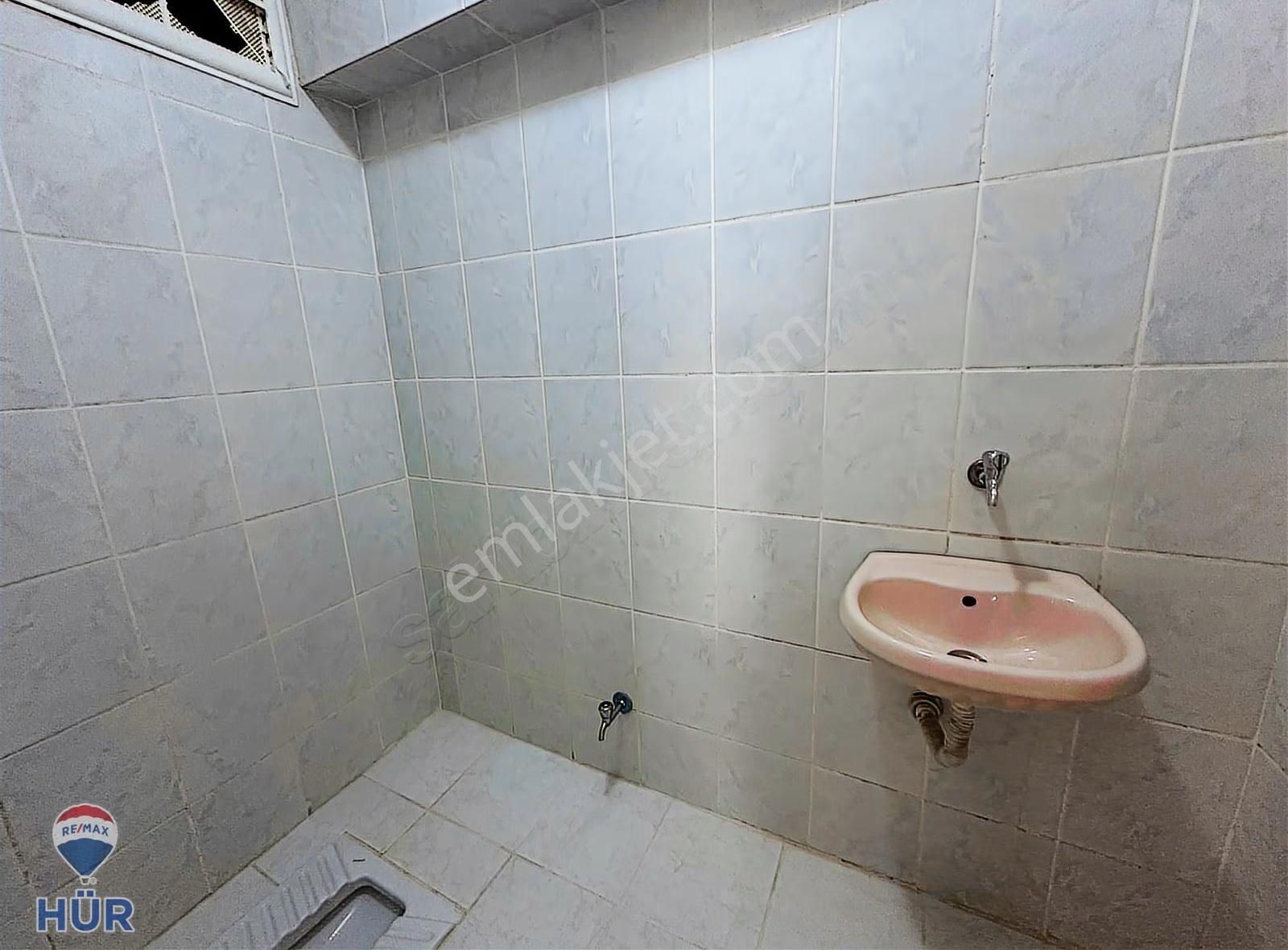 Remax Hür 'den Kıralık Yenilenmiş Çarşı 3+1 Daire - Görsel 6