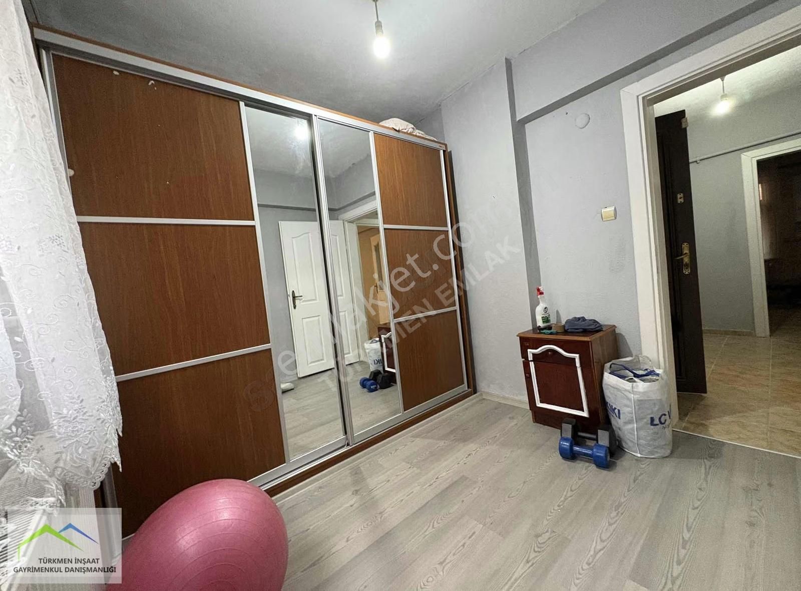 Türkmen Emlaktan Alt Katında Daire Olan 2+1 Satılık Kot 1