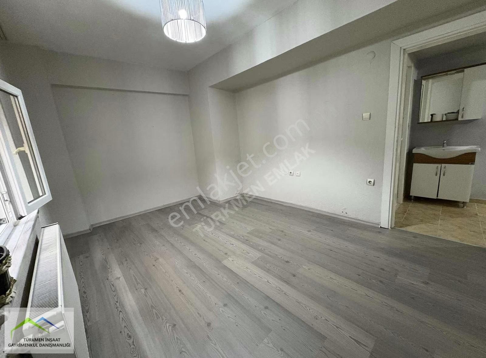Türkmen Emlaktan Alt Katında Daire Olan 2+1 Satılık Kot 1 - Görsel 2