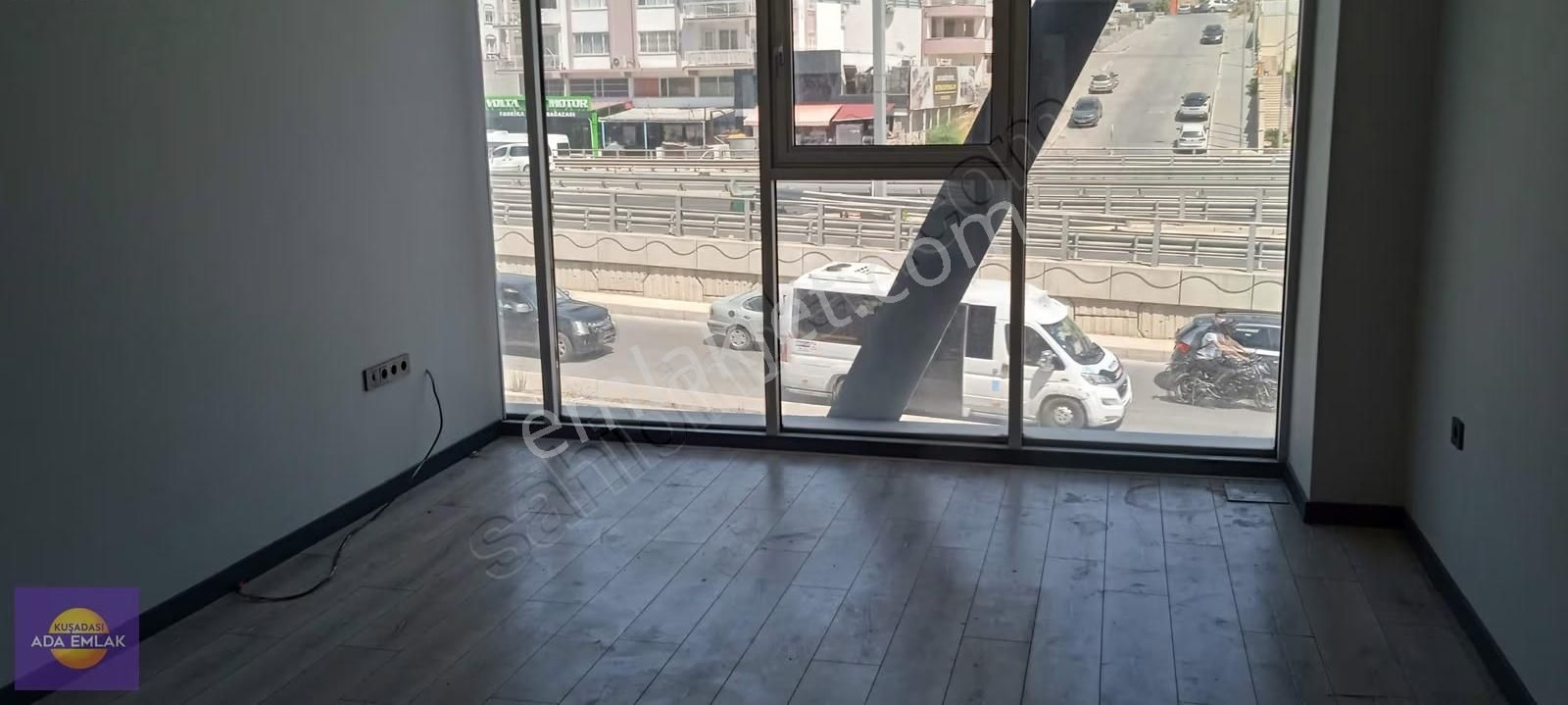 Kuşadası Öztaş Plazada Satılık İşyeri,ofis - Görsel 12