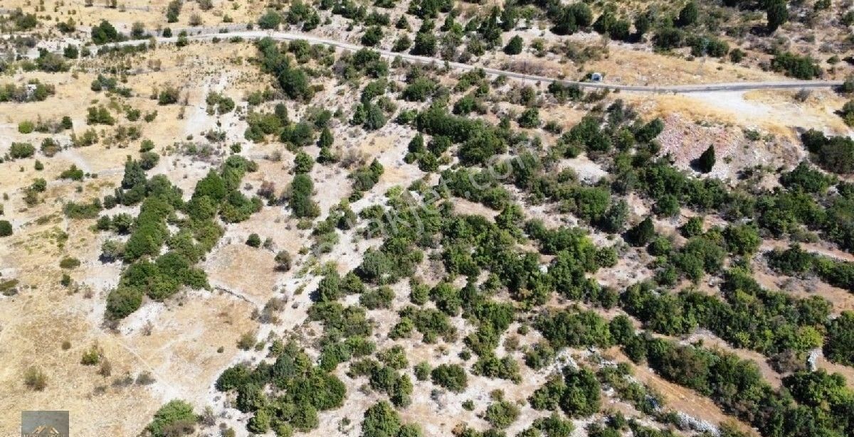 Akseki Çimi Köyü'nde Satılık Nitelikli Tarla