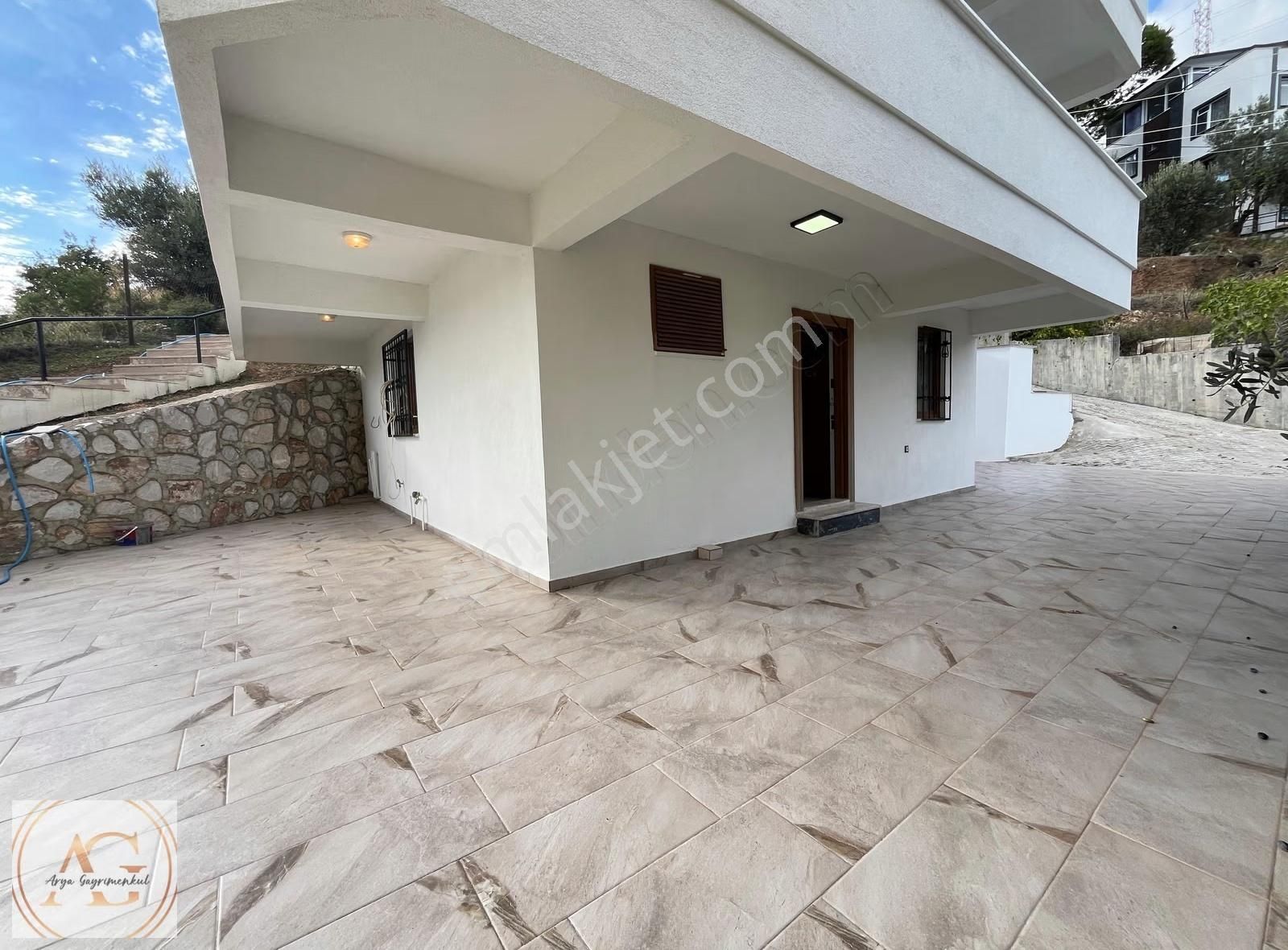 Arya'dan Kazdağların'da Deniz Manzarlı 3+3 Müştemilatlı Villa - Görsel 14