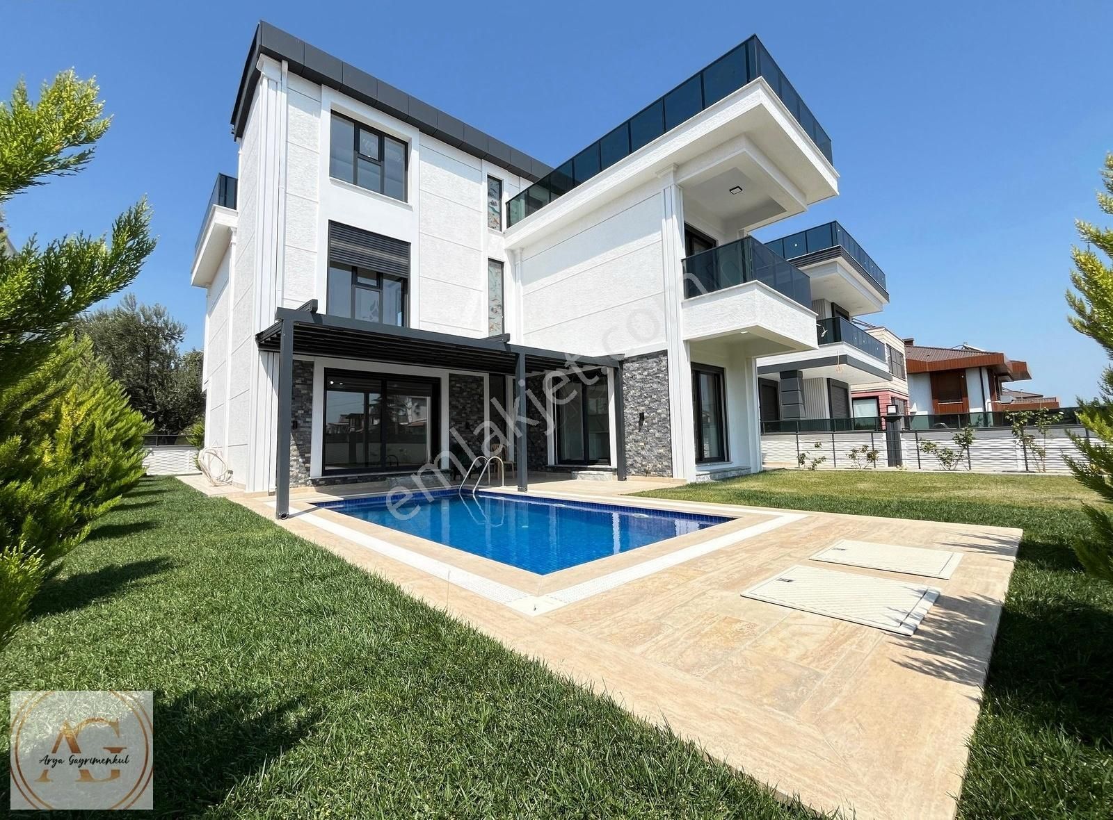 Arya'dan Şık Tasarımlı Ana Yolun Altında Deniz Gören 5+1 Villa - Görsel 31