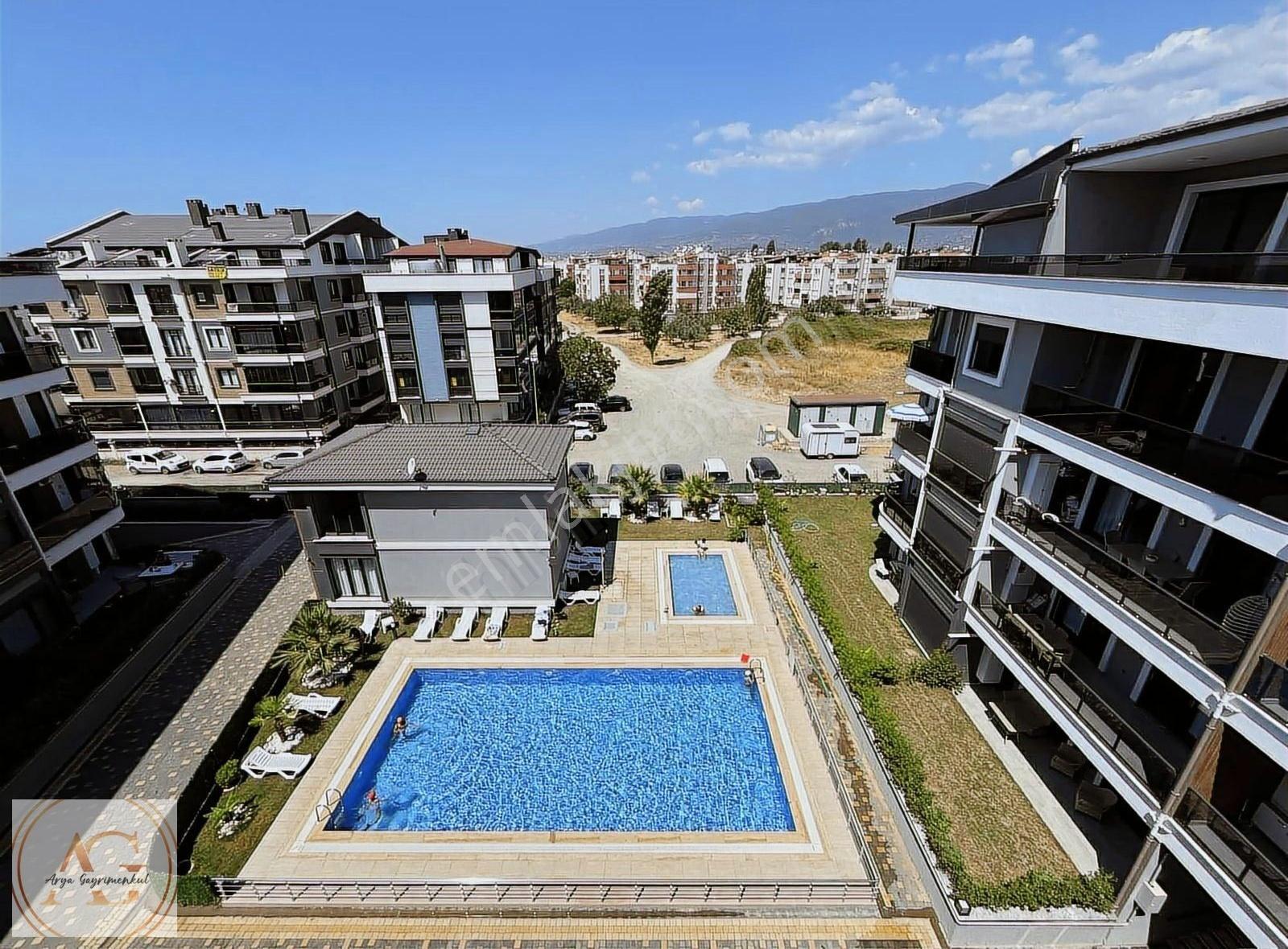 Arya'dan Altınkum'da Havuzlu Otoparklı 3+1 Dubleks Daire