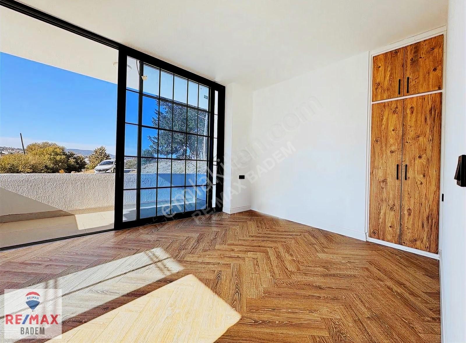 Datça'da Merkezi Konumlu Denize 150m Triplex Havuzlu Villa - Görsel 21