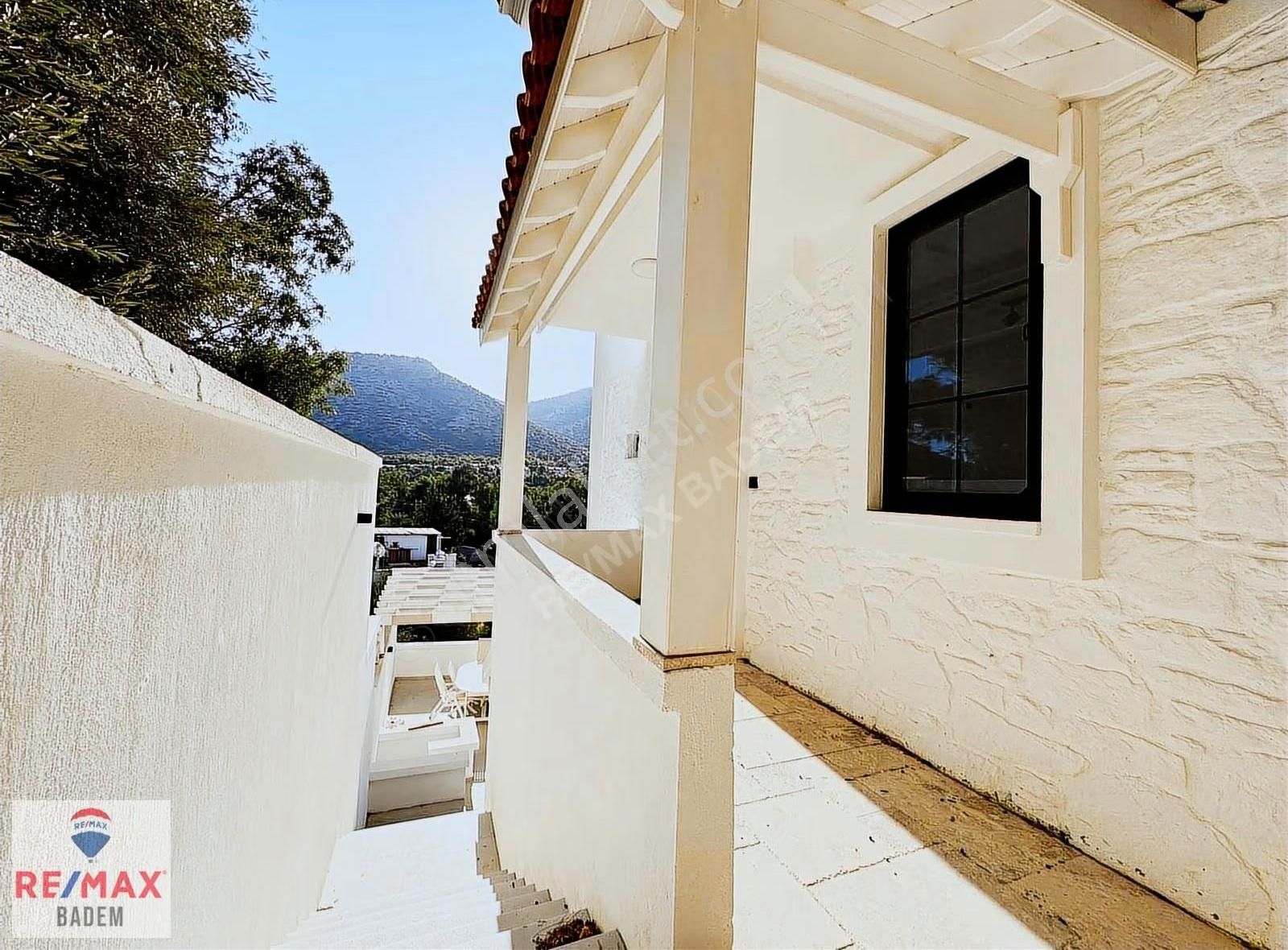 Datça'da Merkezi Konumlu Denize 150m Triplex Havuzlu Villa - Görsel 27