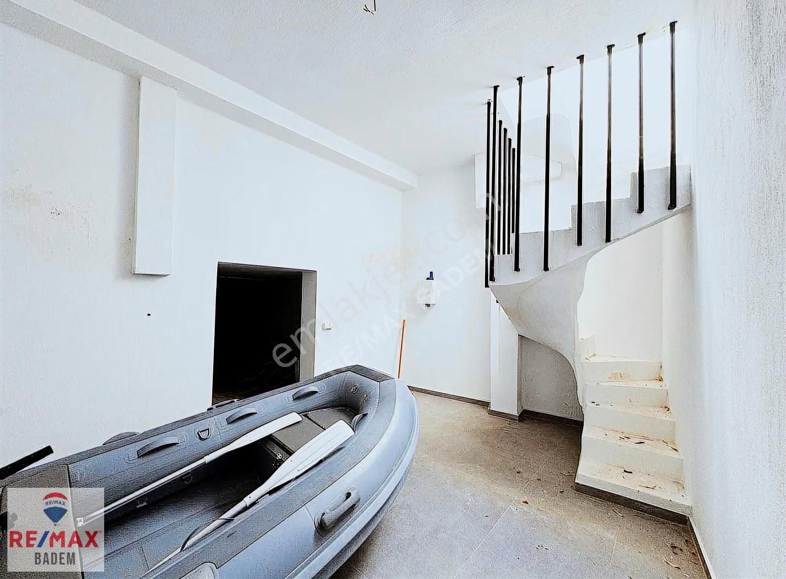 Datça'da Merkezi Konumlu Denize 150m Triplex Havuzlu Villa - Görsel 14