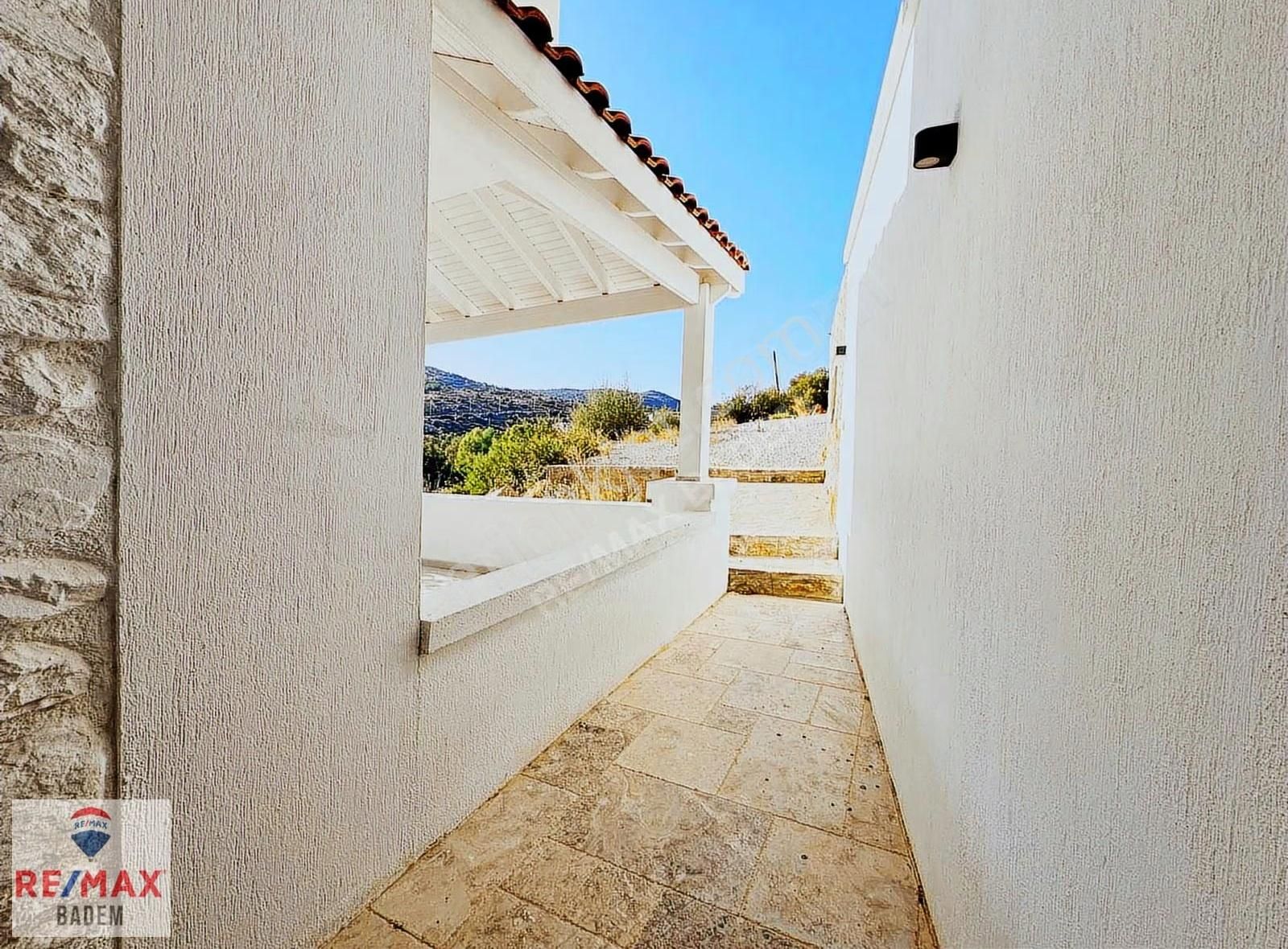 Datça'da Merkezi Konumlu Denize 150m Triplex Havuzlu Villa - Görsel 18