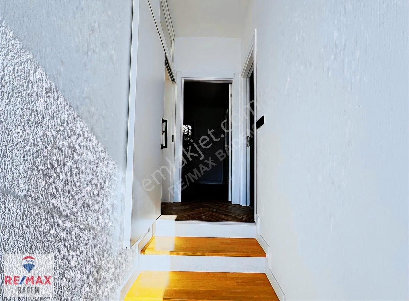 Datça'da Merkezi Konumlu Denize 150m Triplex Havuzlu Villa - Görsel 2