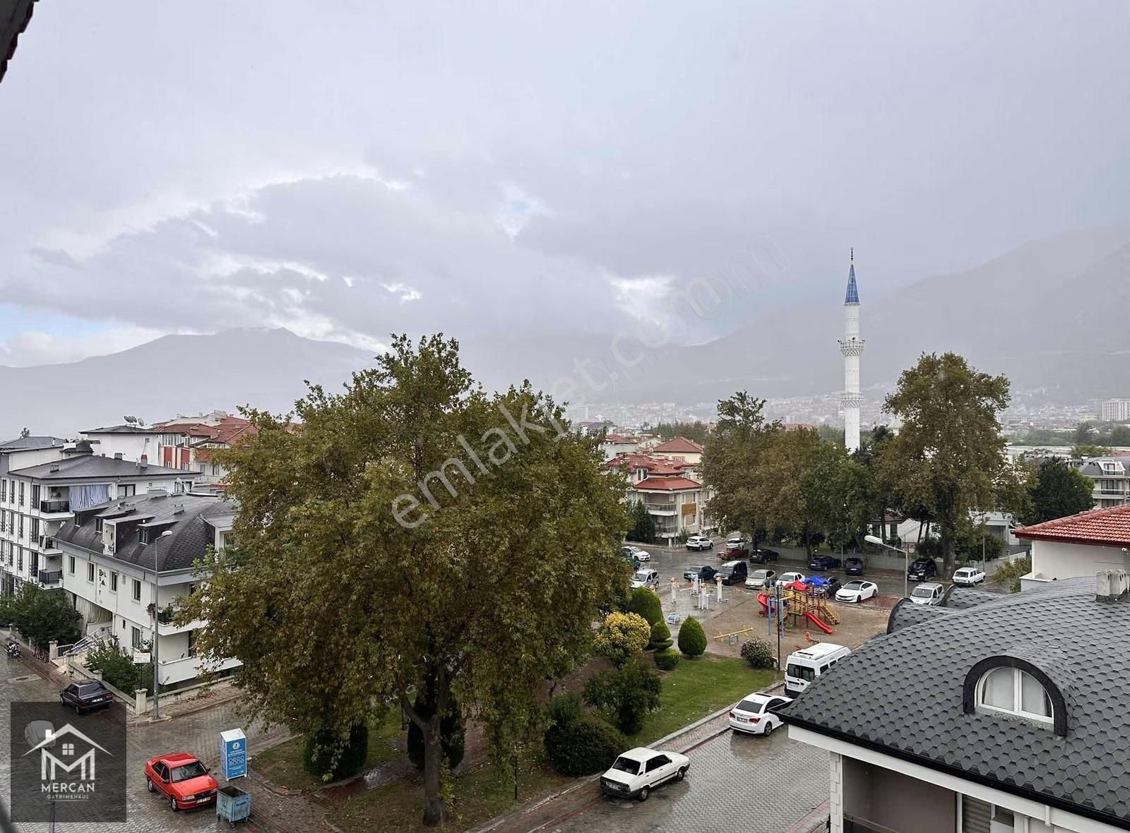 Mercan'dan Üniversite Yakını 90 M2 2+1 Eşyalı Satılık Apart !! - Görsel 3