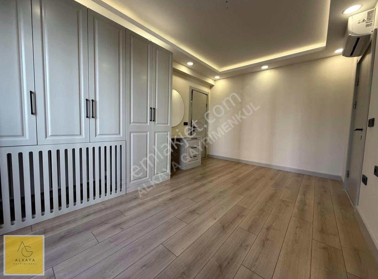 Alkaya'dan Erenköy'de Satılık 2+1 Boş Daire Havuzlu Site İçinde - Görsel 16