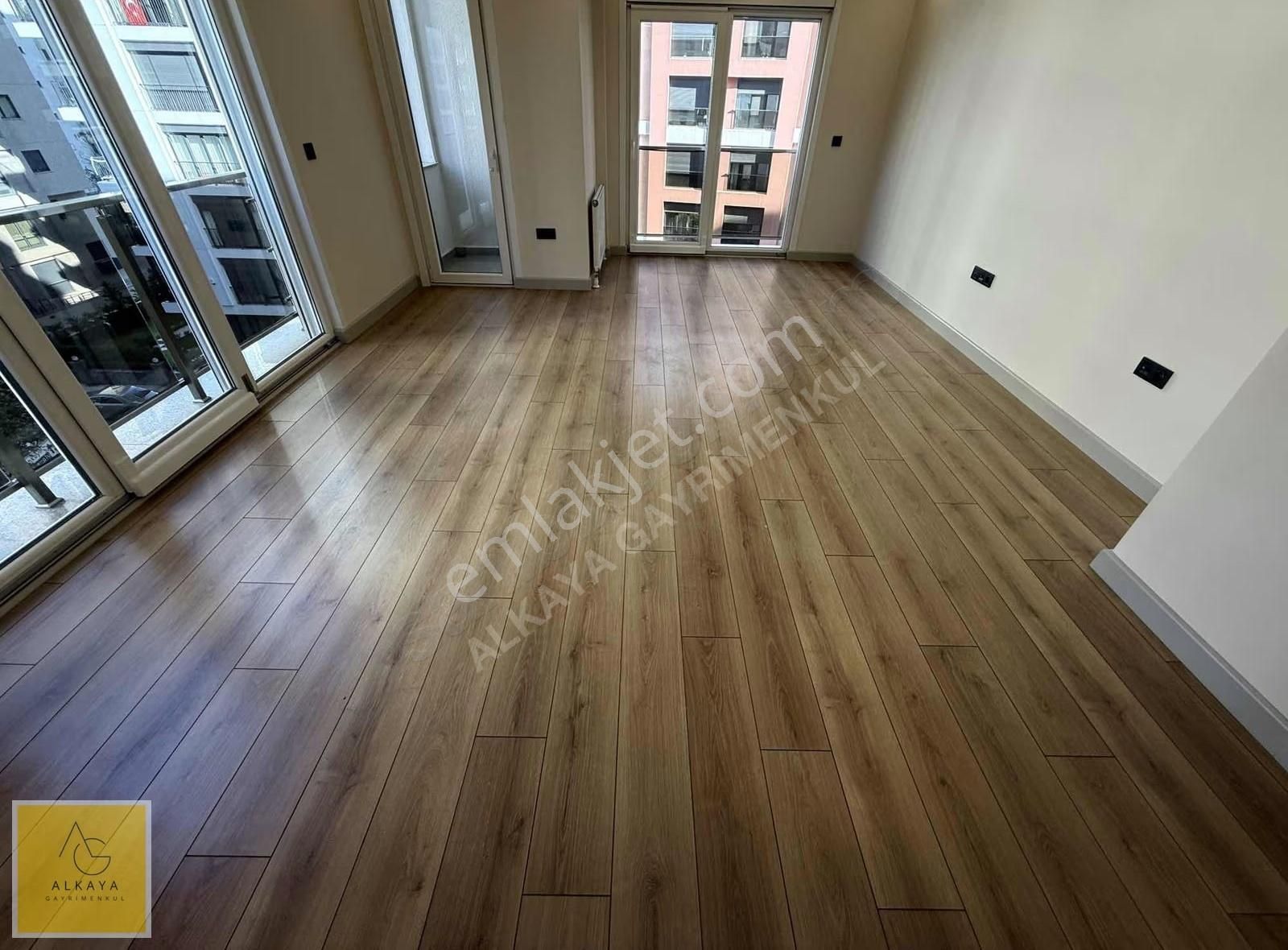 Alkaya'dan Erenköy'de Satılık 2+1 Boş Daire Havuzlu Site İçinde - Görsel 13