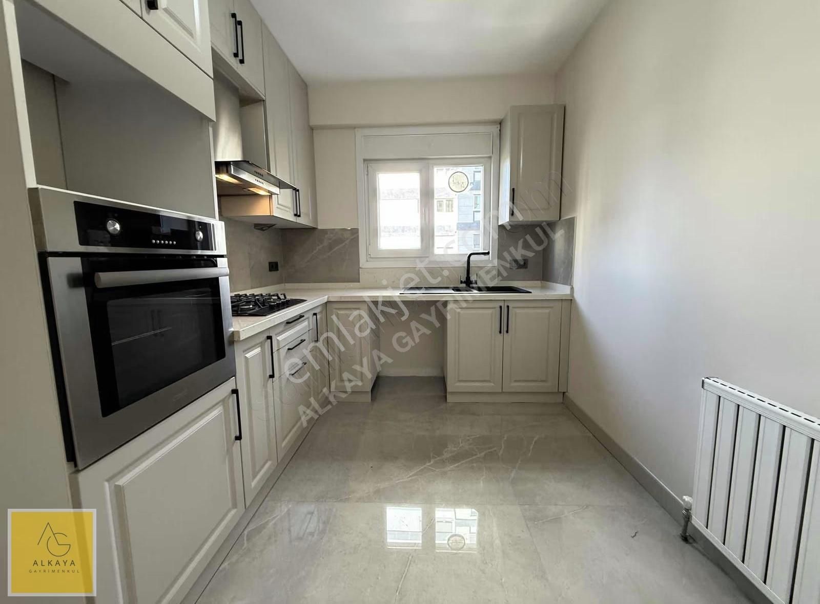 Alkaya'dan Erenköy'de Satılık 2+1 Boş Daire Havuzlu Site İçinde - Görsel 33