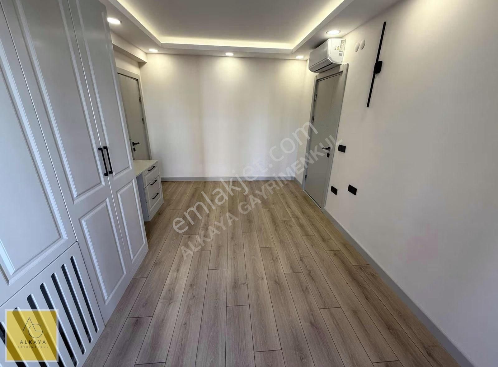 Alkaya'dan Erenköy'de Satılık 2+1 Boş Daire Havuzlu Site İçinde - Görsel 2