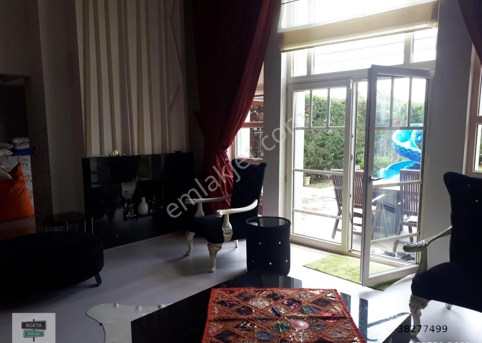 Nokta'dan Marenegro'da Açık/kapalı Havuzlu Geniş Bahçeli Köşe - Görsel 15