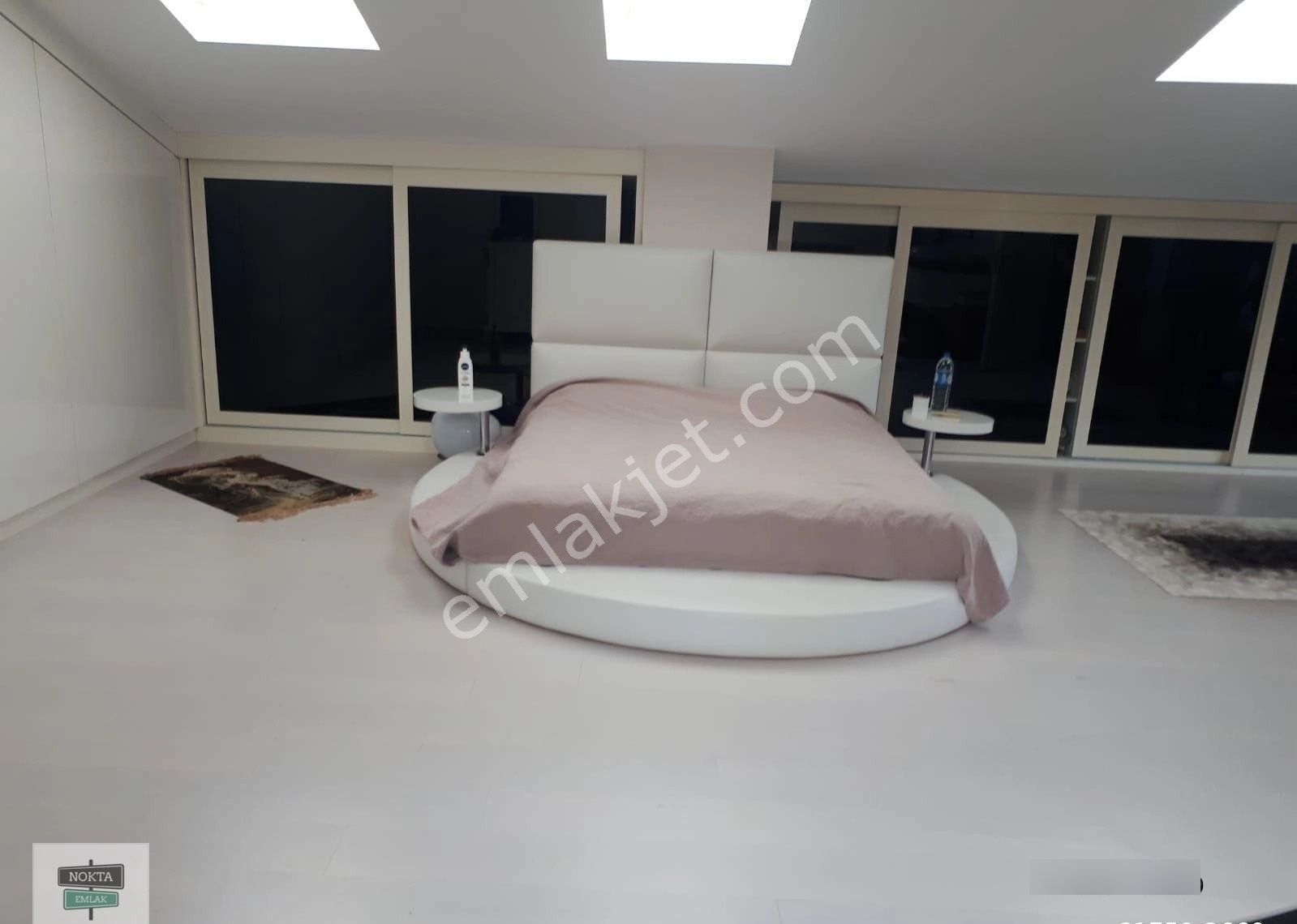 Nokta'dan Marenegro'da Açık/kapalı Havuzlu Geniş Bahçeli Köşe - Görsel 3