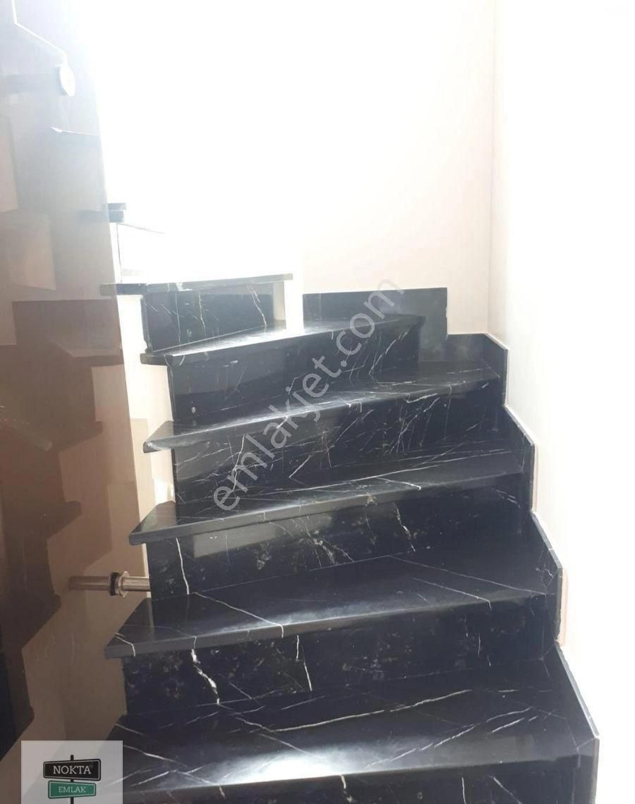 Nokta'dan Marenegro'da Açık/kapalı Havuzlu Geniş Bahçeli Köşe - Görsel 5