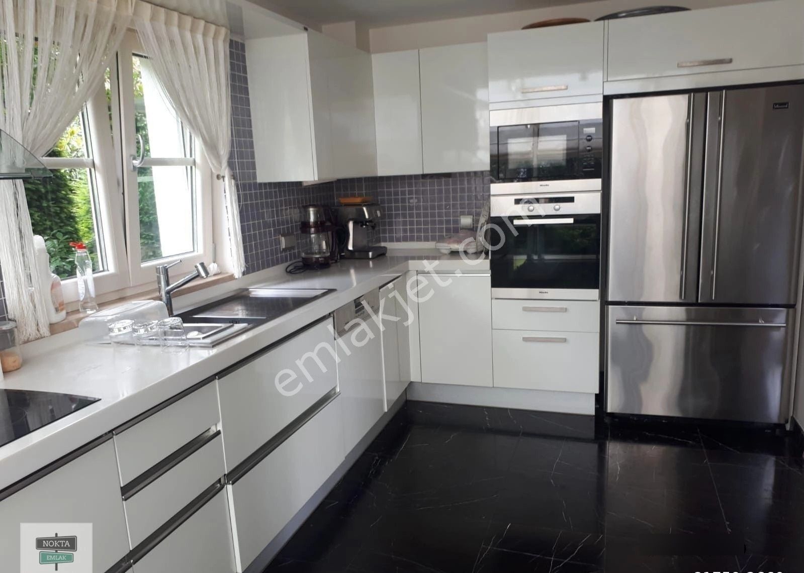 Nokta'dan Marenegro'da Açık/kapalı Havuzlu Geniş Bahçeli Köşe - Görsel 18