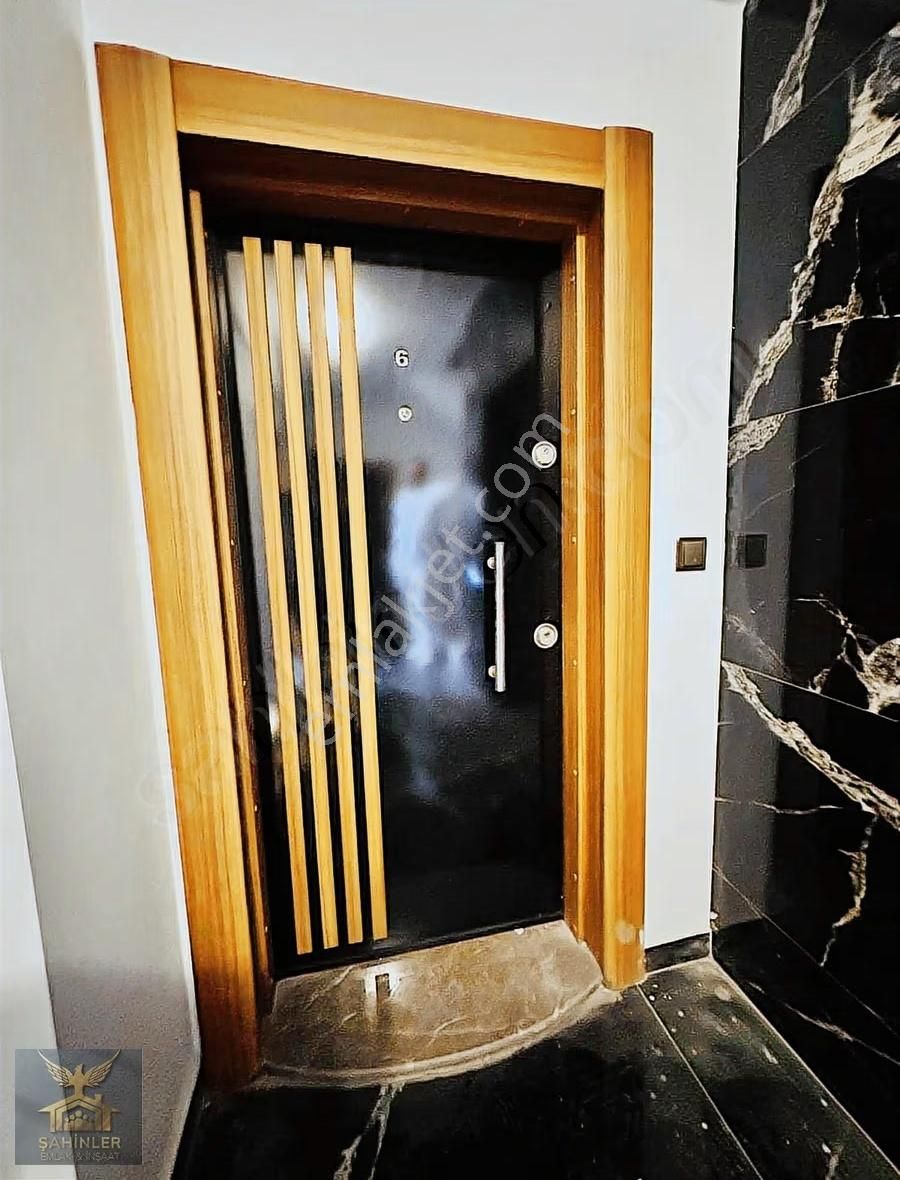 Cadde Üzeri Tramvay'a Cephe Sıfır 1+1 Kiralık Daire !!! - Görsel 4