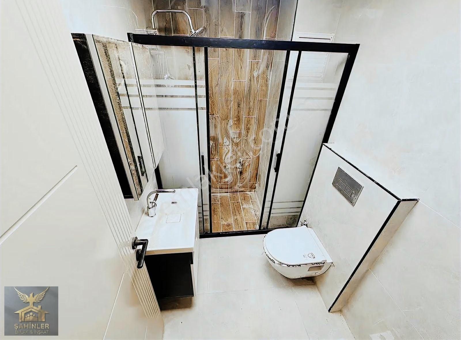 Cadde Üzeri Tramvay'a Cephe Sıfır 1+1 Kiralık Daire !!! - Görsel 5