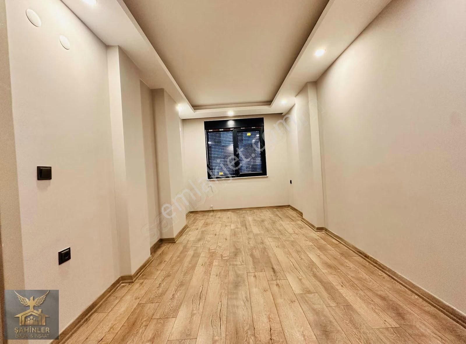 Cadde Üzeri Tramvay'a Cephe Sıfır 1+1 Kiralık Daire !!! - Görsel 6