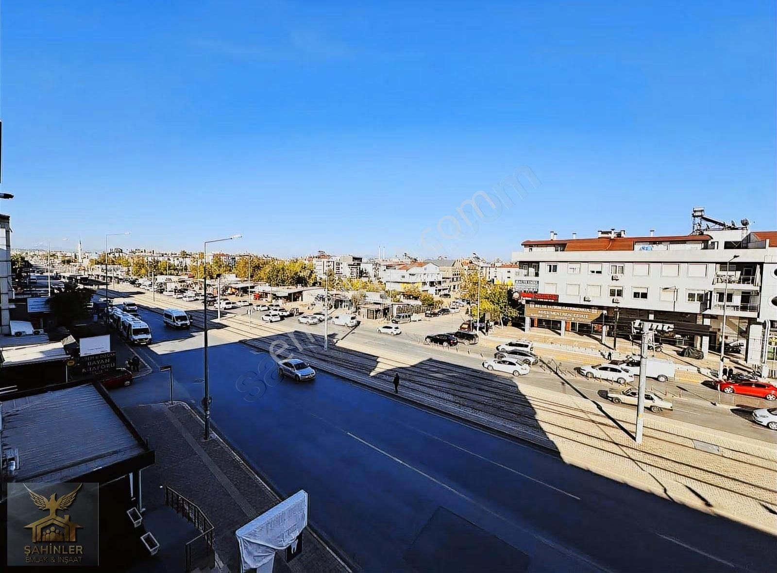 Cadde Üzeri Tramvay'a Cephe Sıfır 1+1 Kiralık Daire !!! - Görsel 10