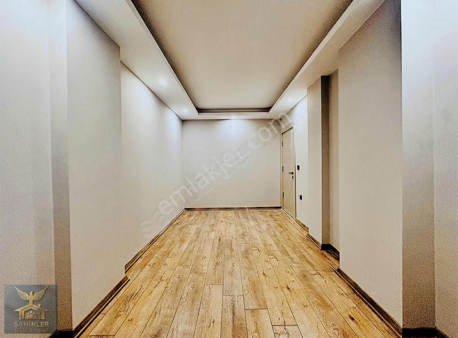 Cadde Üzeri Tramvay'a Cephe Sıfır 1+1 Kiralık Daire !!! - Görsel 15