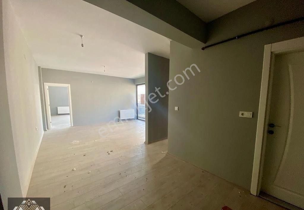 Canbulattan Cedidiye Mahallesinde Kiralık Köşe Ofis - Görsel 7