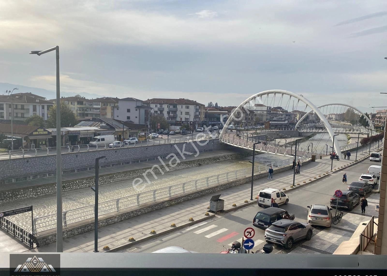 Canbulattan Cedidiye Mahallesinde Kiralık Köşe Ofis - Görsel 11