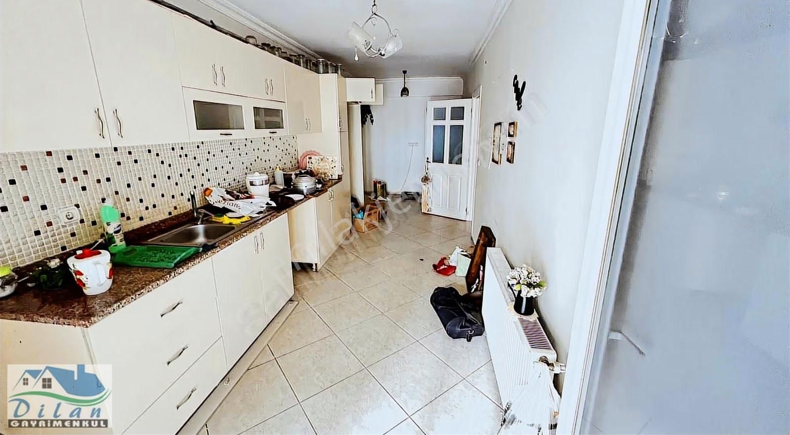 Metrobüse 7 Dakika Yürüme Mesafesinde Aile Apartmanında - Görsel 12