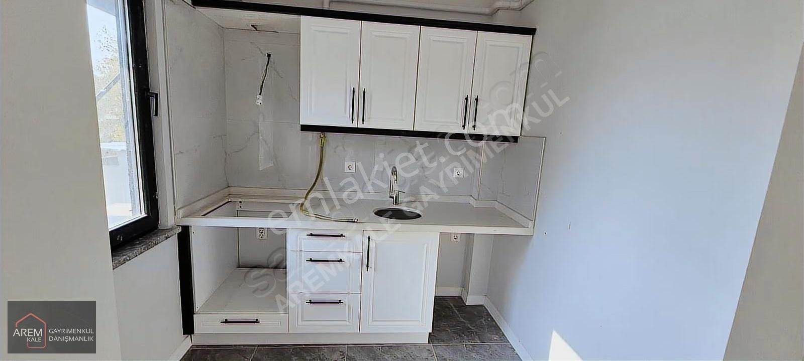 Çanakkale Cevatpaşa'da Açık Mutfak Sıfır 2+1 Satılık Daire