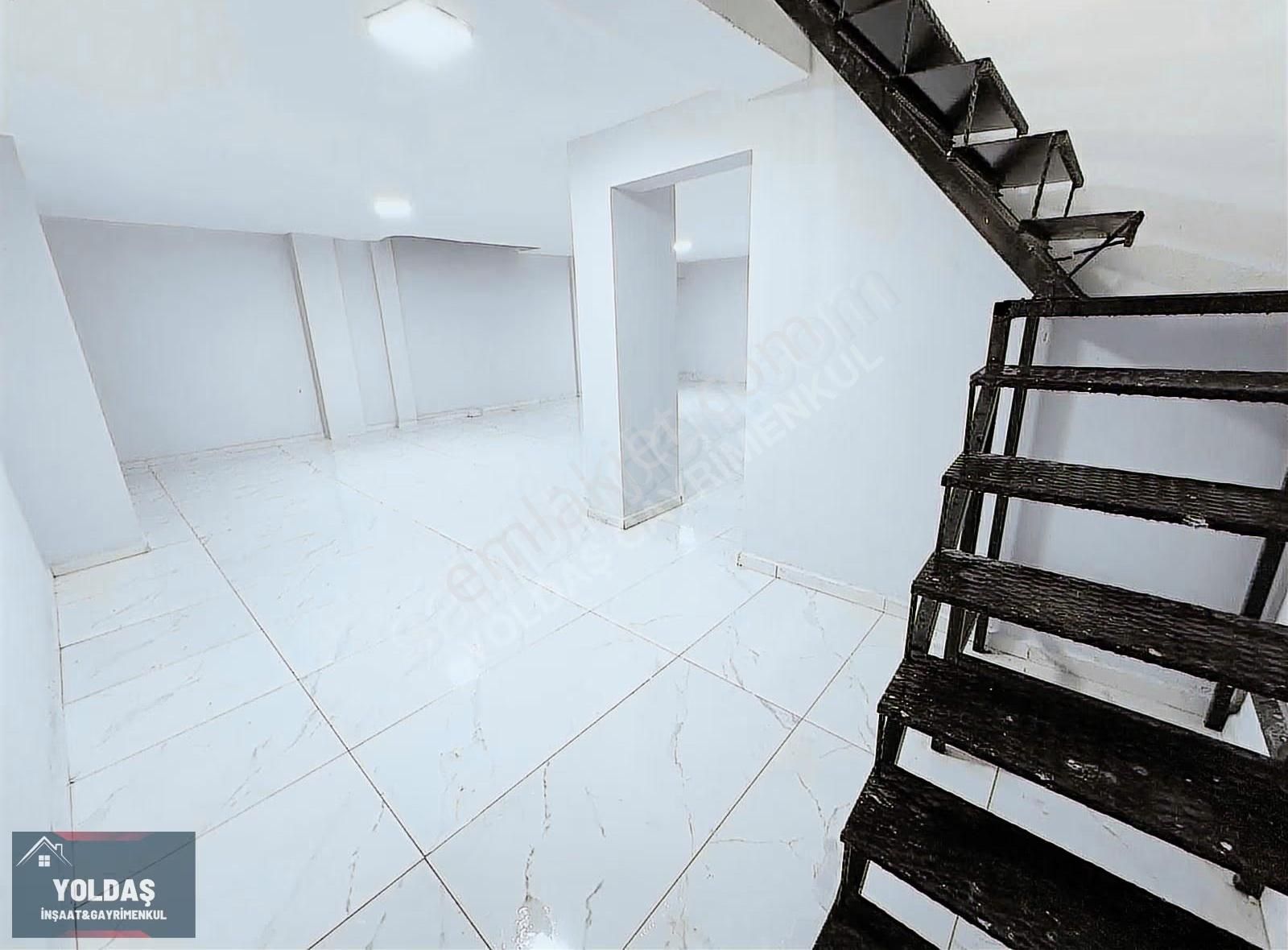 Yoldaş İnş Kiralık 230 M2 Sıfır Yapı Depolu Dükkan