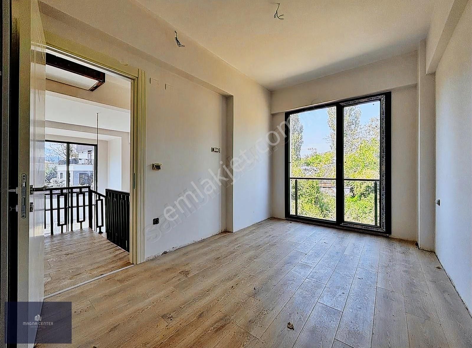 Magna'dan Gümüştepe'de Özel Tasarım 230m2 Bahçeli 3+1 Loft Villa