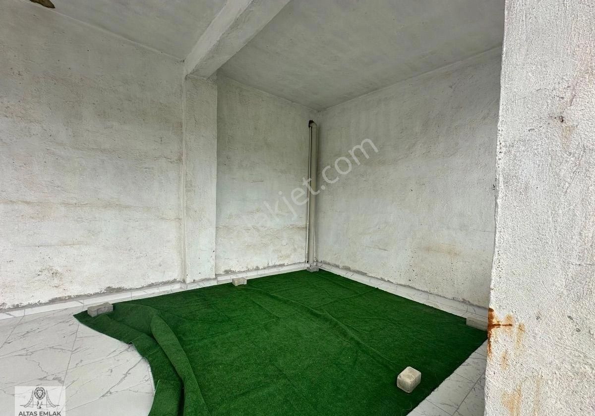 Milas Baharlıda Satılık 1+1 Ve Depo Ve Hani Alanı Bırakılmış 2 Boş Alan Ve Arsası - Görsel 2