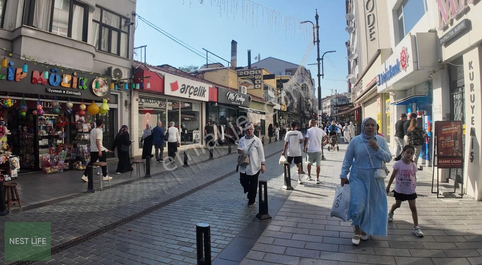 Eyüp Sultan Merkez - Fahri Korutürk Caddesinde Satılık Dükkan